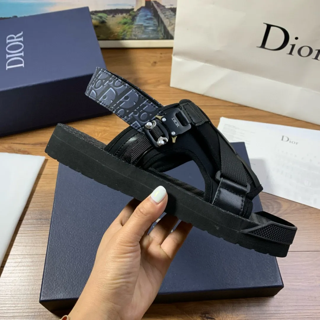 Factory price: 340💰Dior men’s counters are selling sandals at the same time✔️Imported brand printing/selected high-quality calfskin, highlighting high-end elegance and exquisite workmanship. Soles: original soles specially provided by the original factory, hot-selling physical products🔥Normal size: 38-44, customized 45